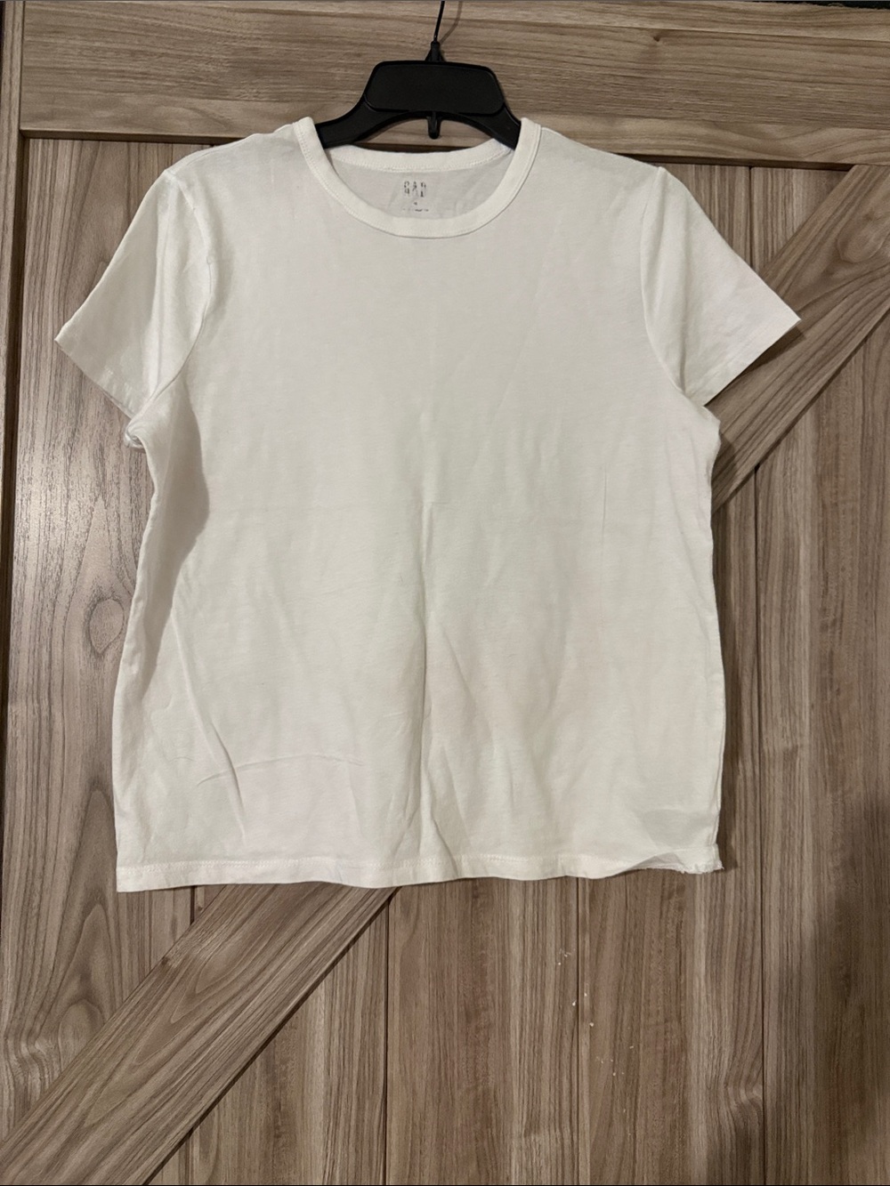 GAP White Short Sleeve Crewneck Tee
